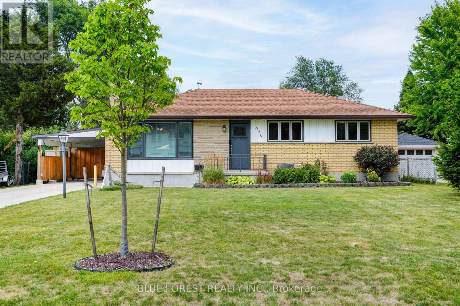 926 EAGLE CRESCENT, London South (South J)