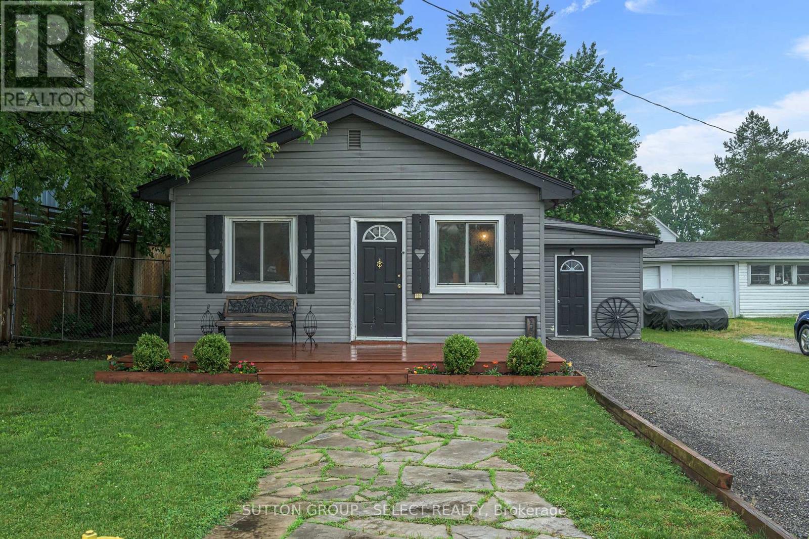 152 ELM STREET, West Elgin (West Lorne)