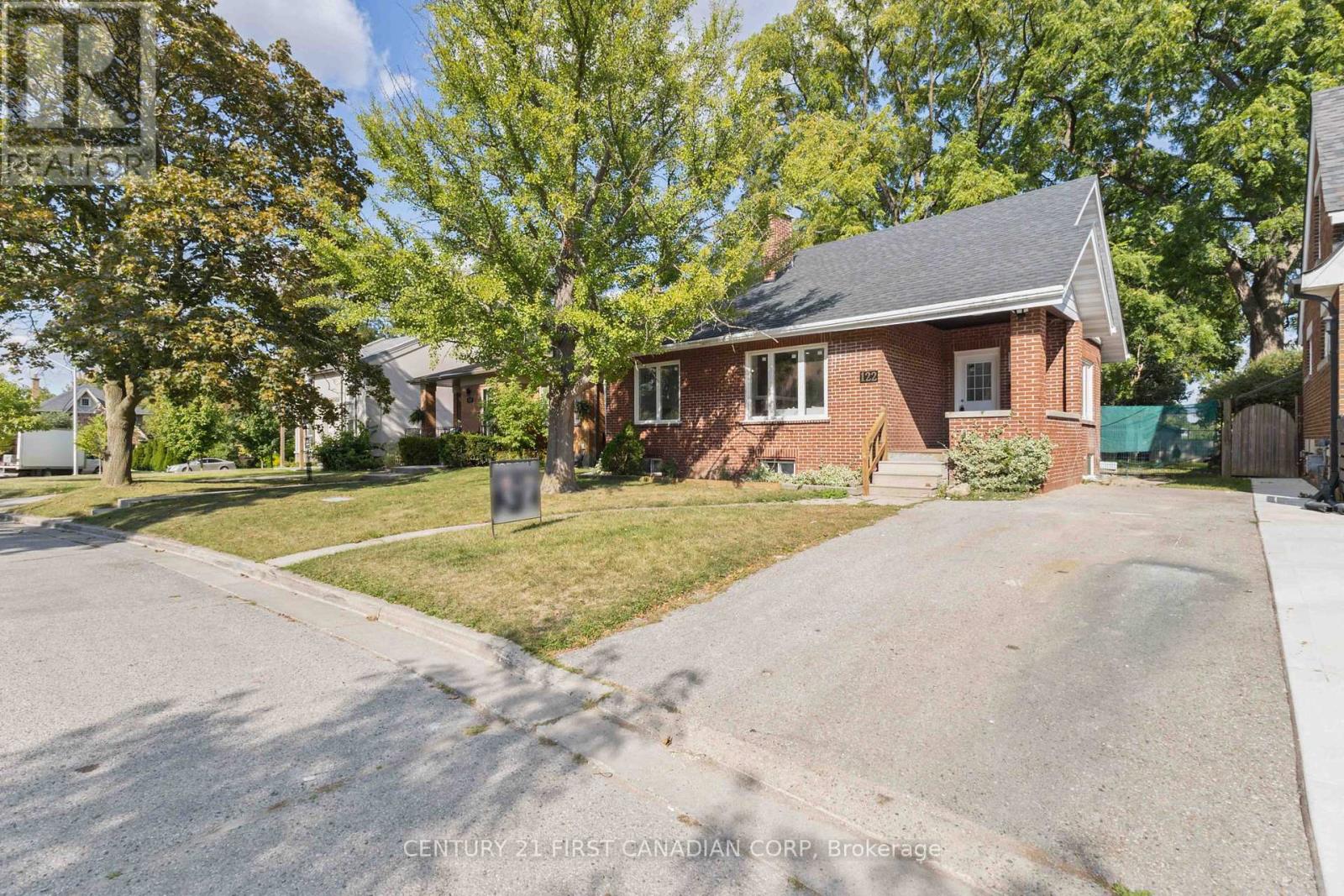 122 WINDSOR CRESCENT, London South (South F)