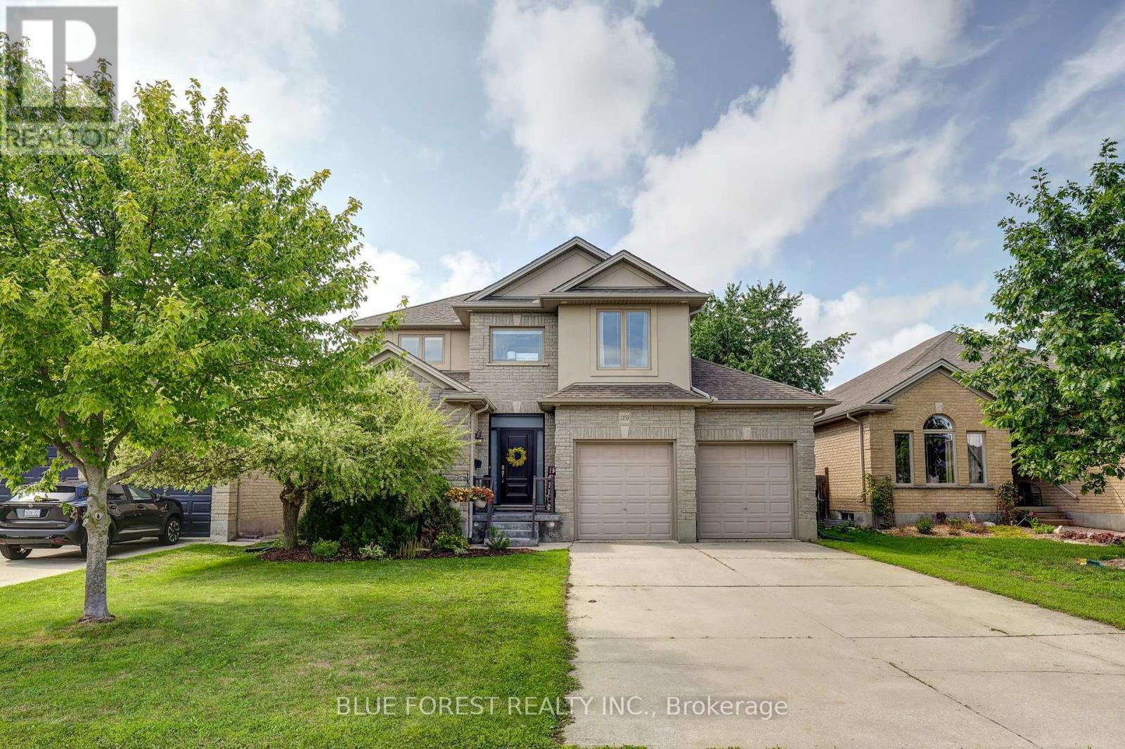2058 WESTPOINT HEIGHTS, London South (South V)
