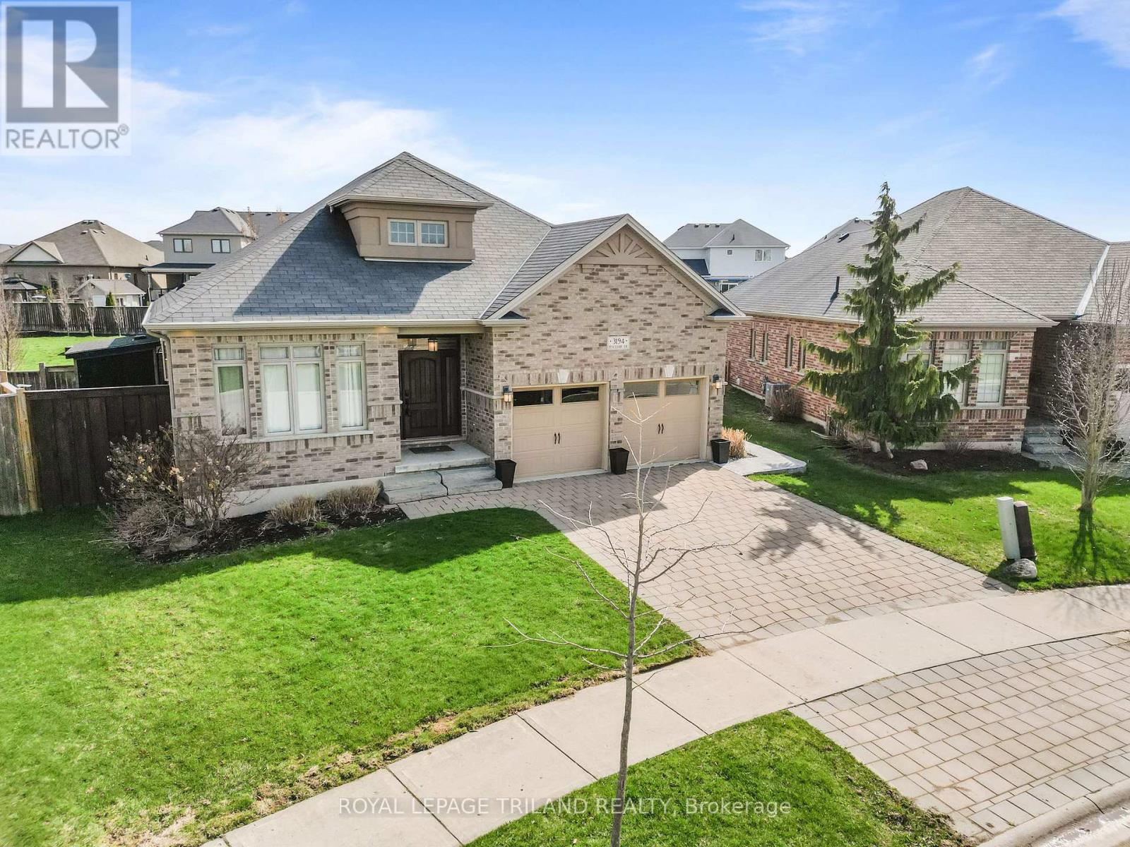 3194 PINCOMBE DRIVE, London South (South W)