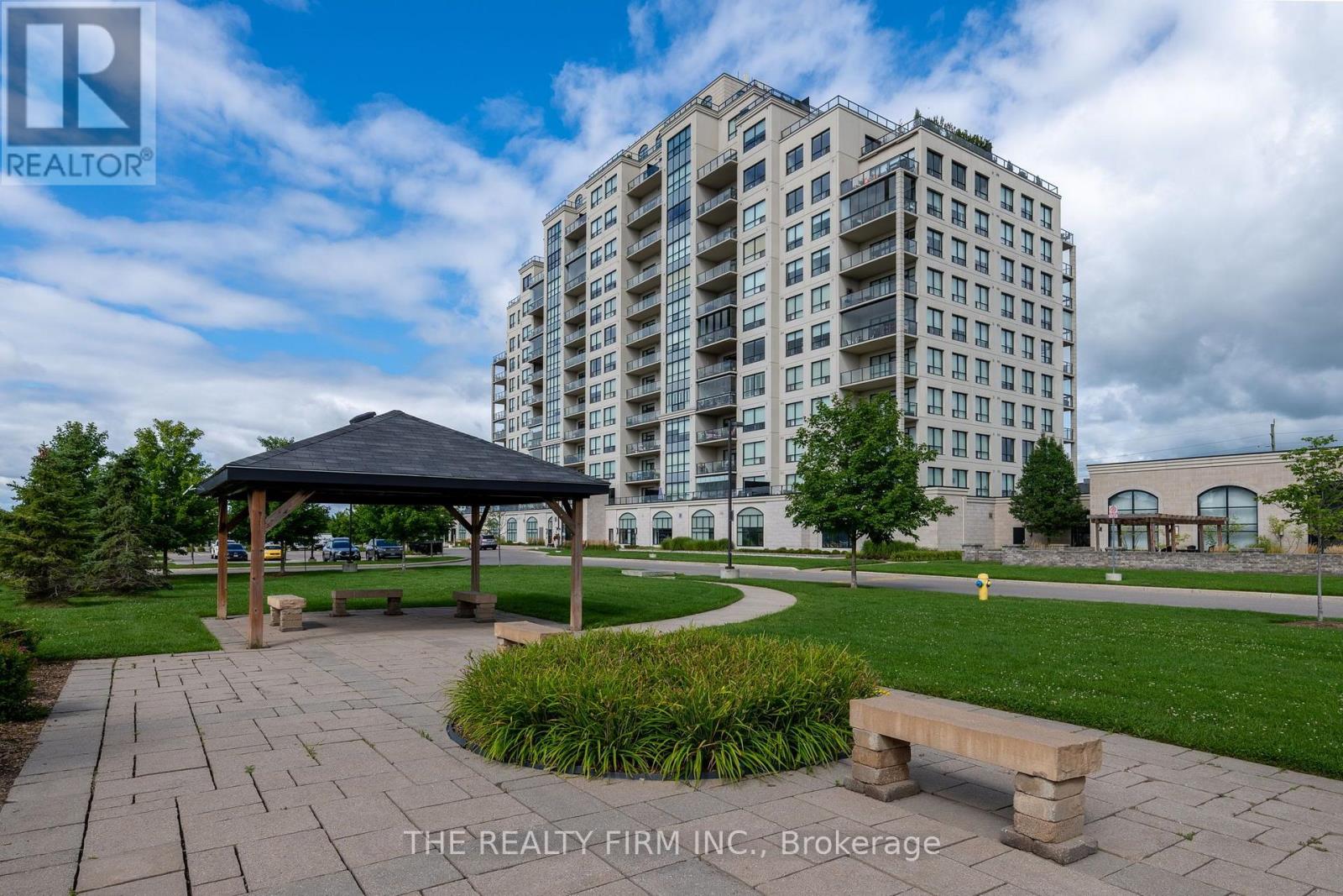701 - 260 VILLAGEWALK BOULEVARD, London North (North R)