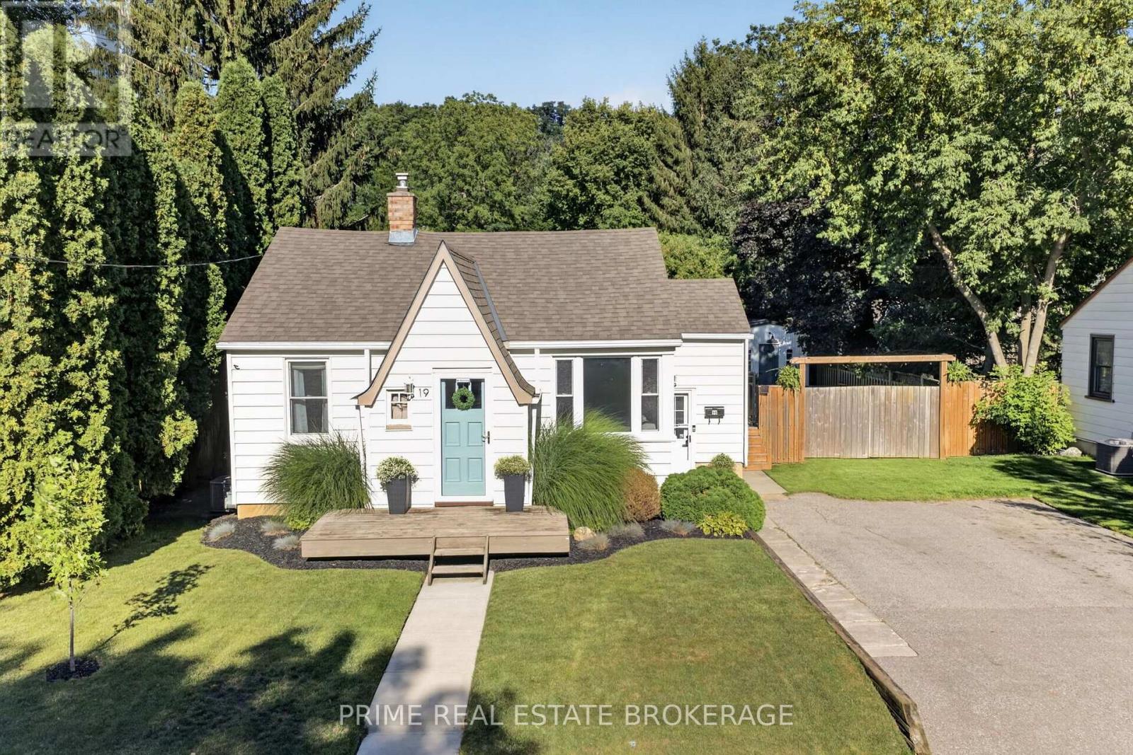 19 GARDEN AVENUE, Middlesex Centre (Delaware Town)