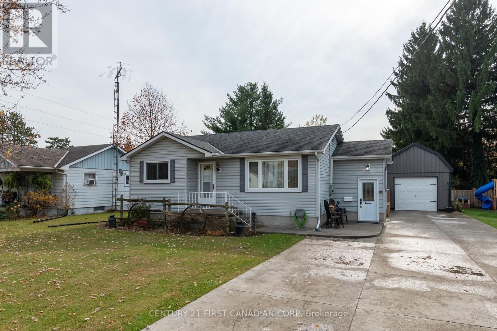 55867 THIRD STREET, Bayham (Straffordville)