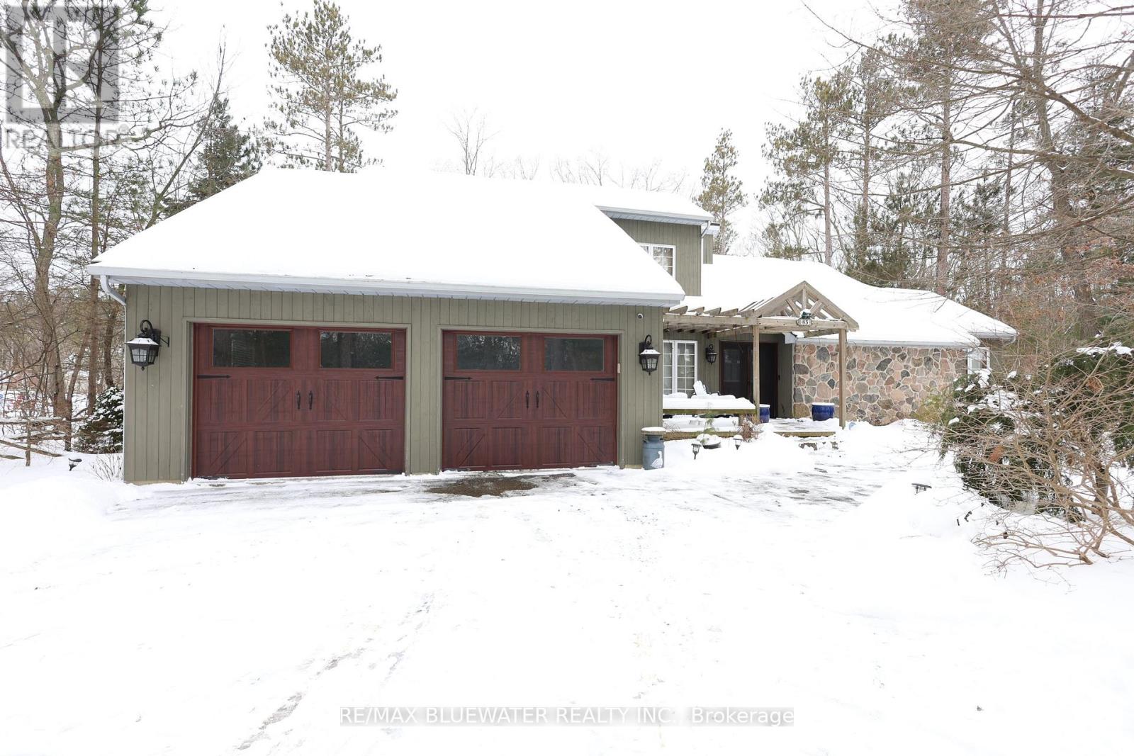 10441 PINETREE DRIVE, Lambton Shores (Grand Bend)