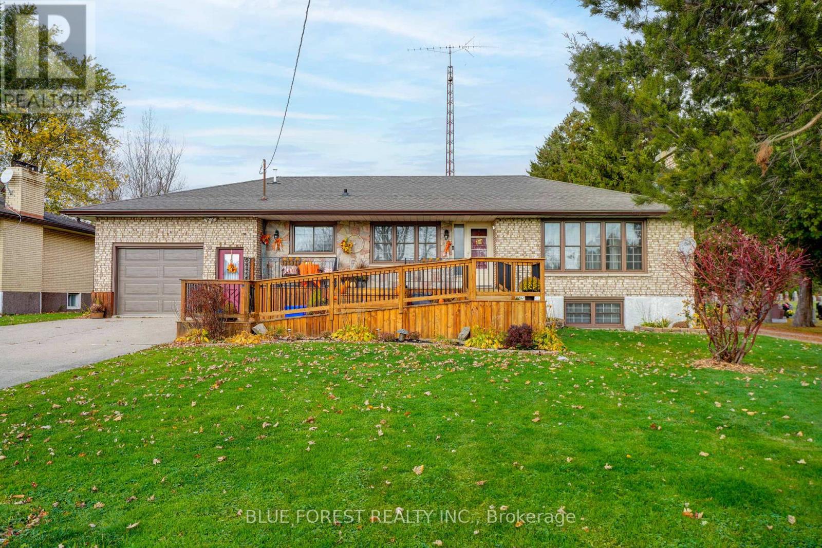 24898 PIONEER LINE, West Elgin (West Lorne)