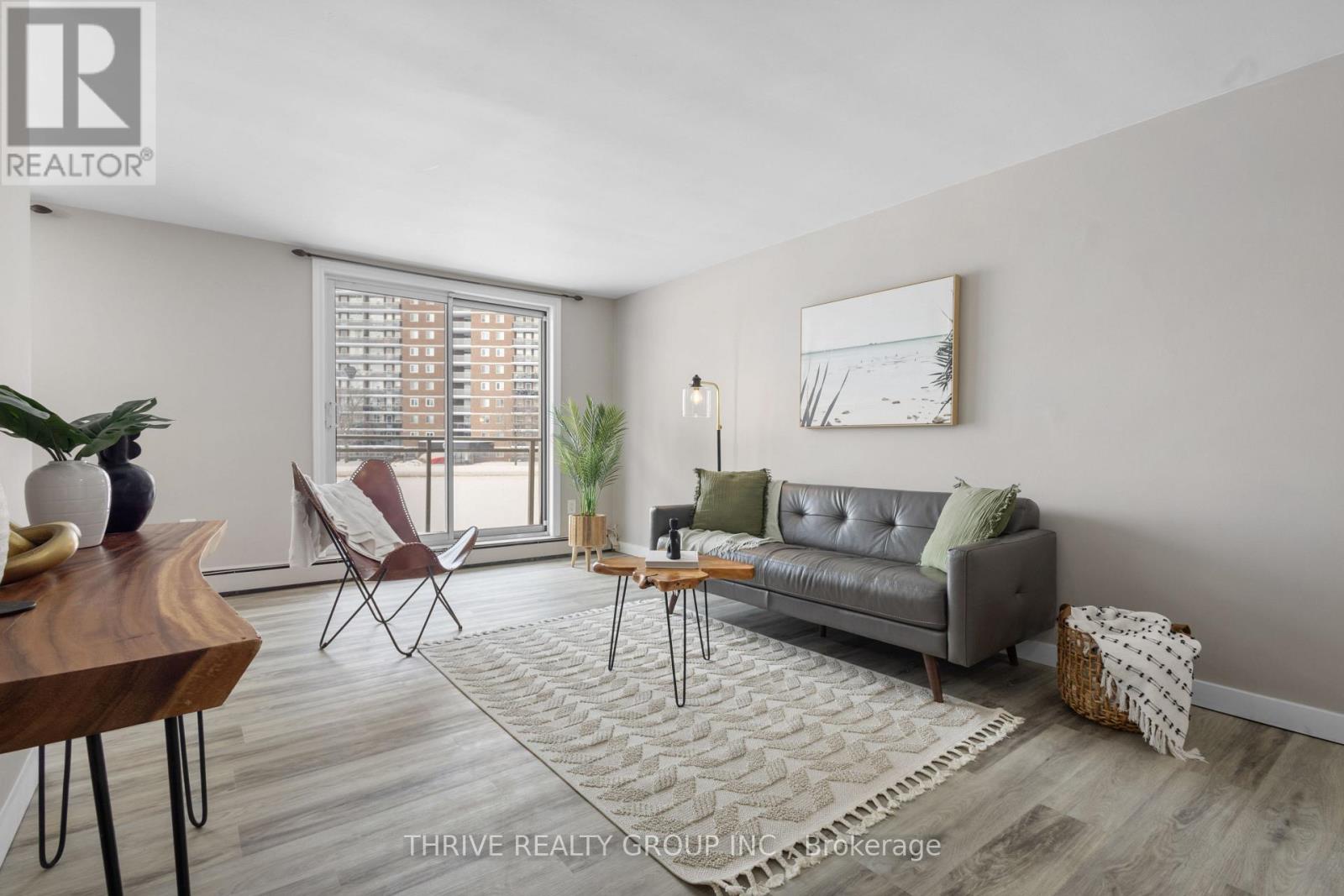 203 - 931 WONDERLAND ROAD S, London