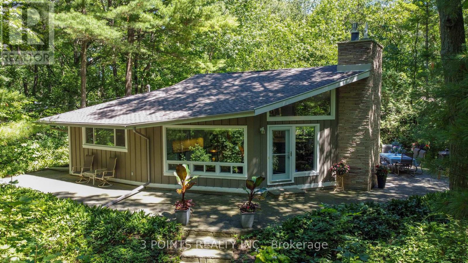 4 FRANCES CRESCENT, South Huron (Stephen)