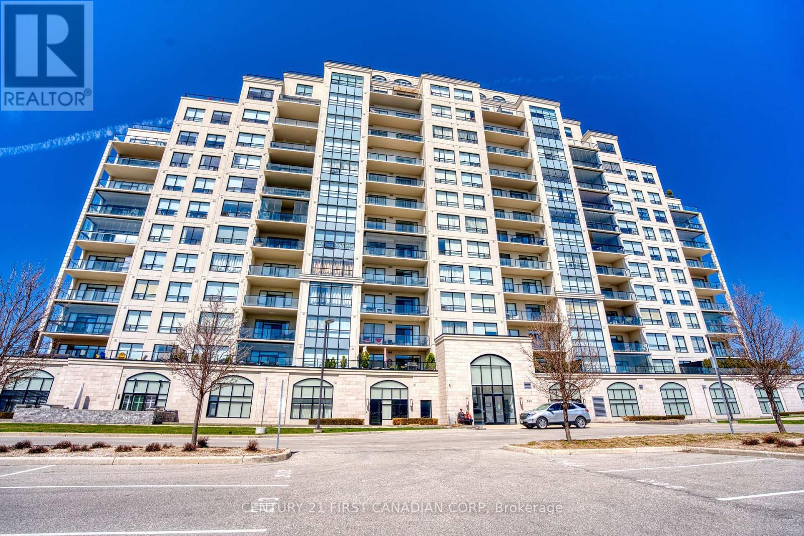 812 - 240 VILLAGEWALK BOULEVARD, London North (North R)