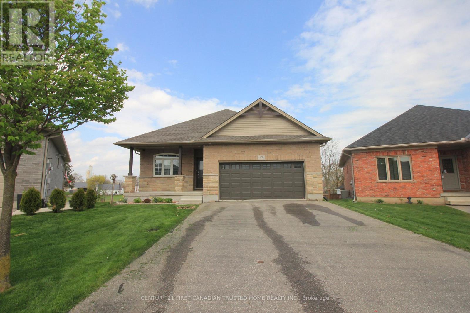 29 HEDGES COURT, St. Thomas
