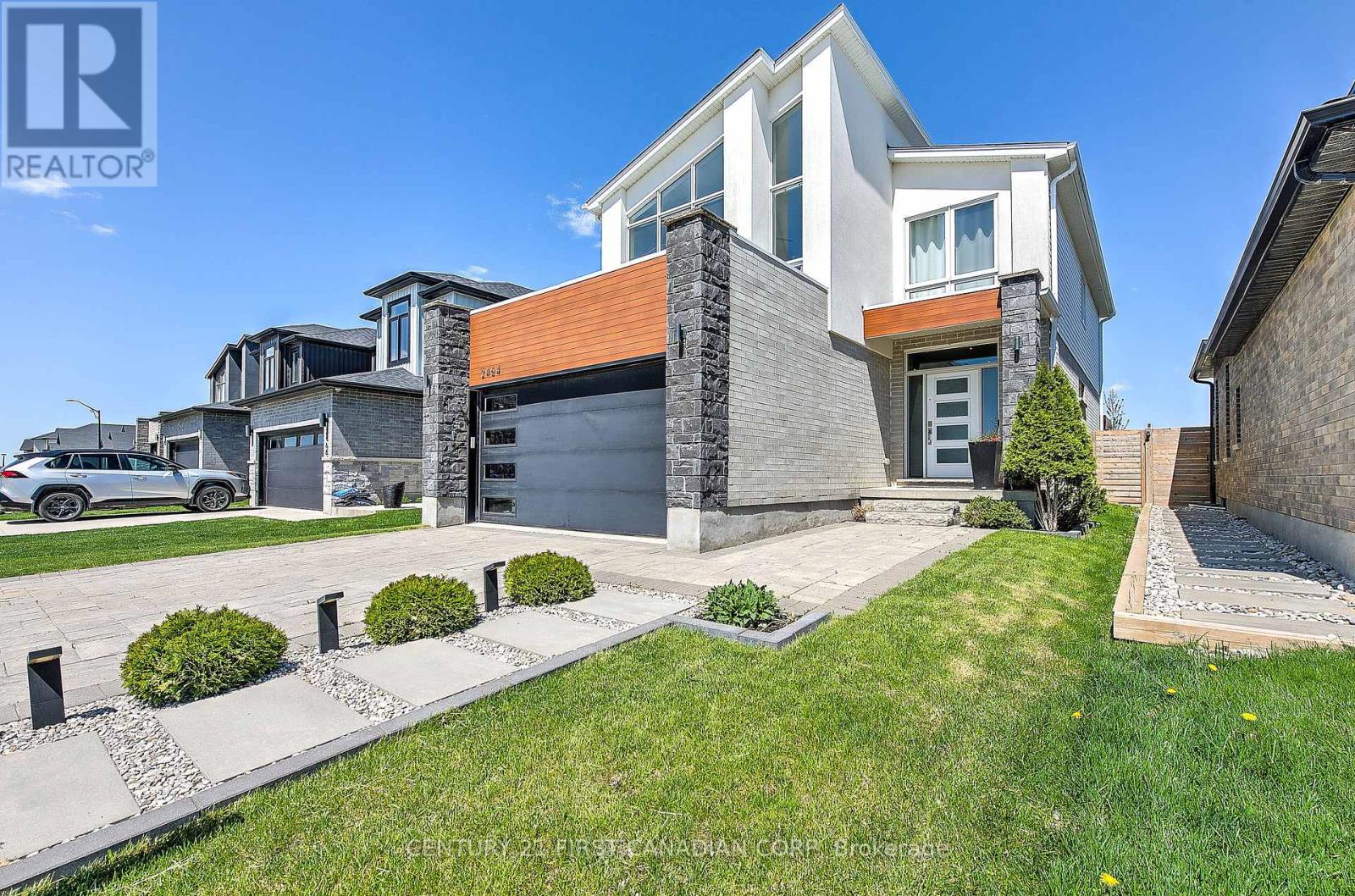 2464 BUROAK DRIVE, London North (North S)
