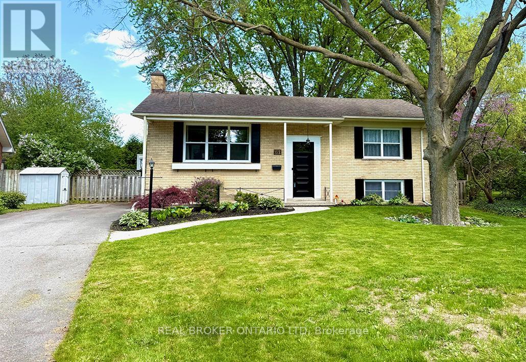 61 MCLEOD CRESCENT, London North (North H)