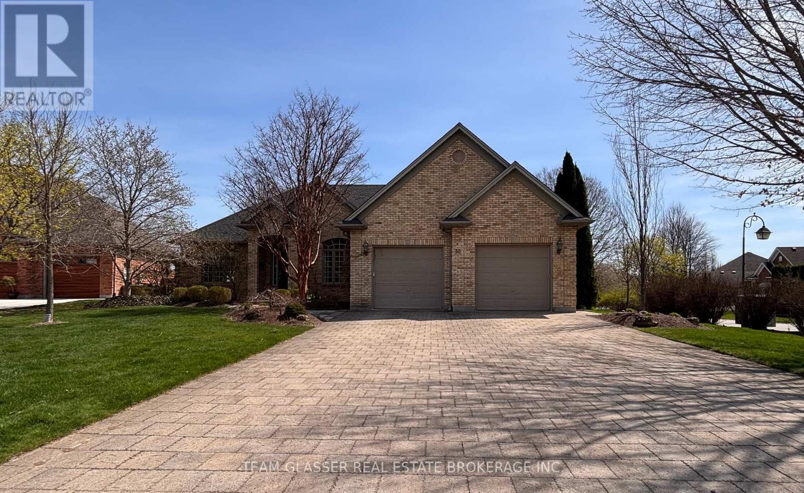 38 BUTTERNUT GROVE, London South (South B)