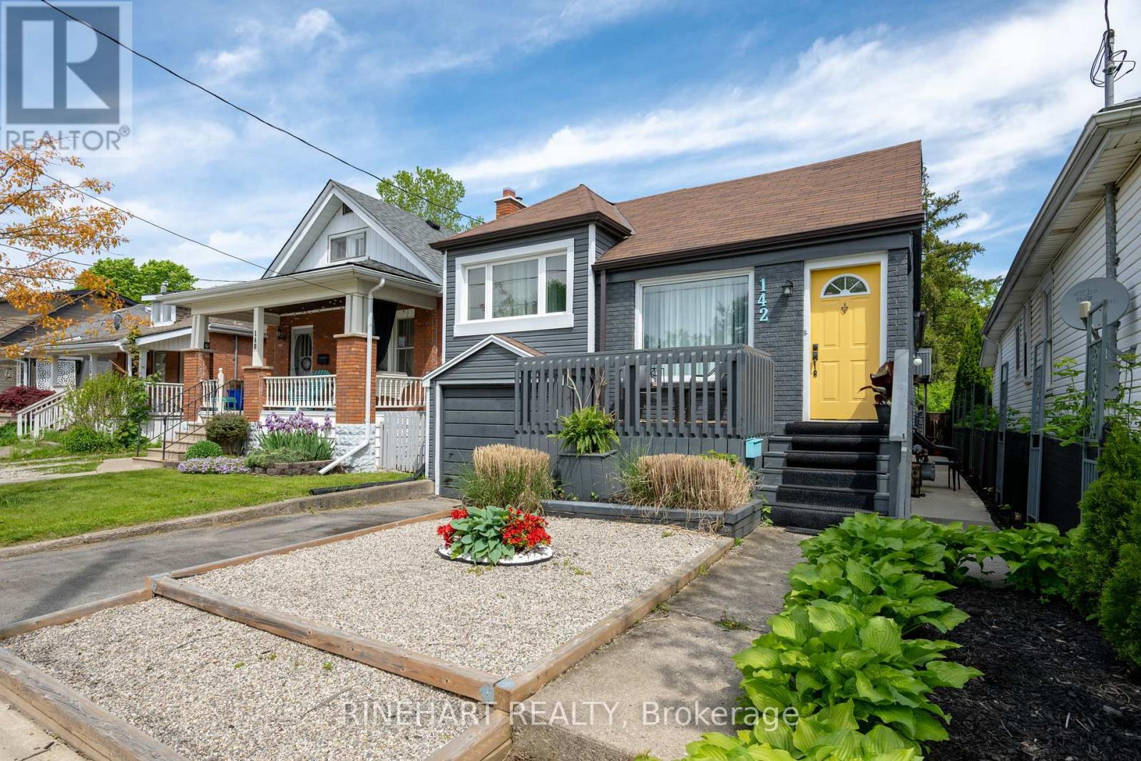 142 EMERY STREET E, London South (South F)