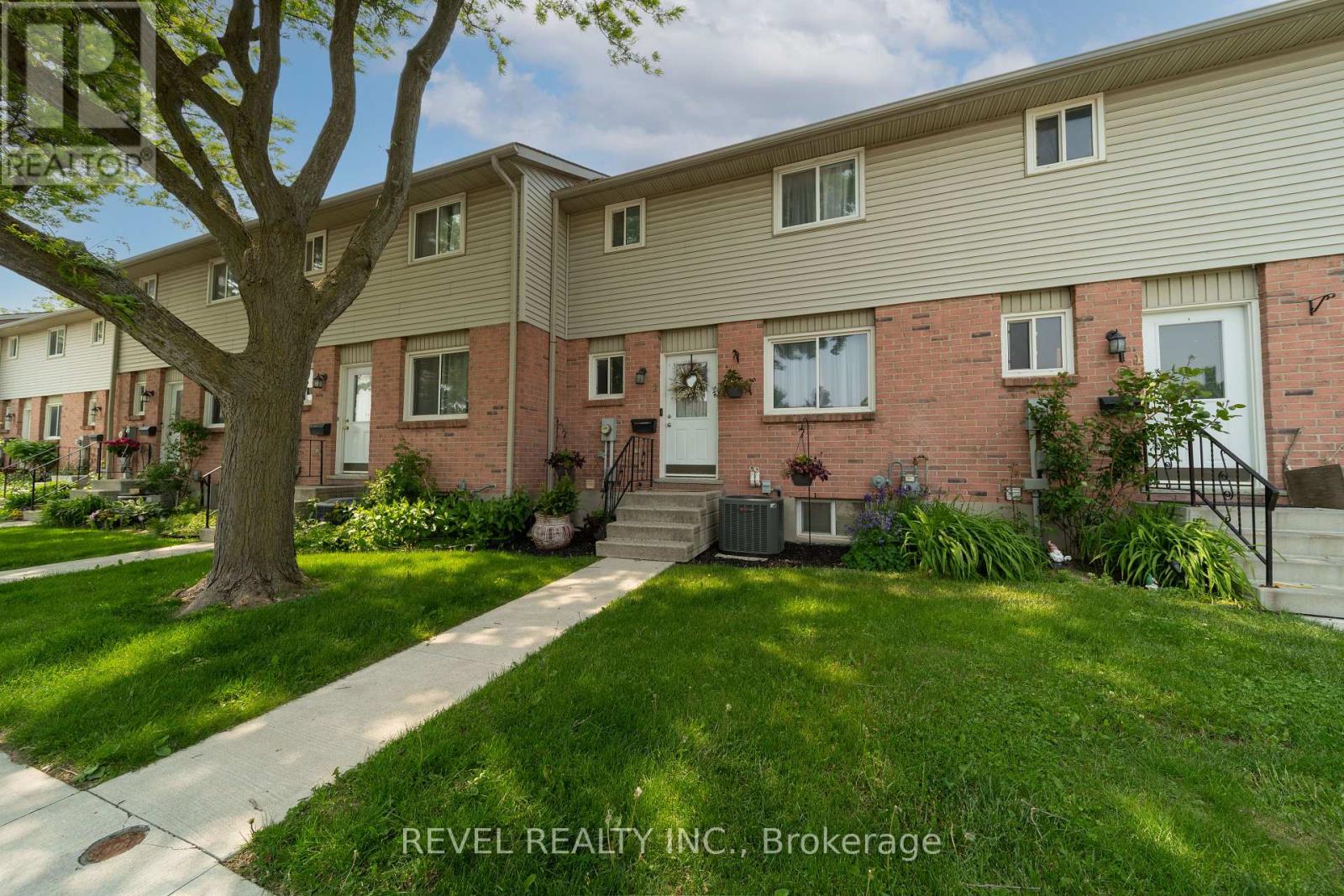 2 - 486 SPRINGBANK AVENUE N, Woodstock (Woodstock - North)