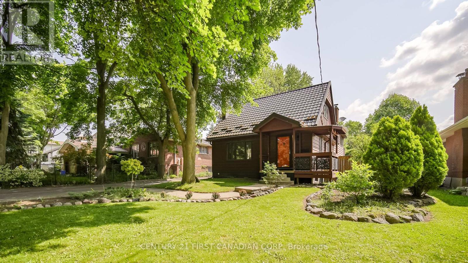 904 WILLOW DRIVE, London South (South Y)