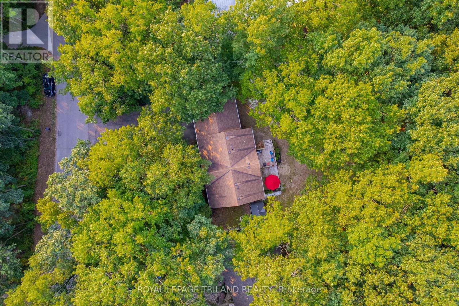 10248 PINETREE DRIVE, Lambton Shores (Grand Bend)