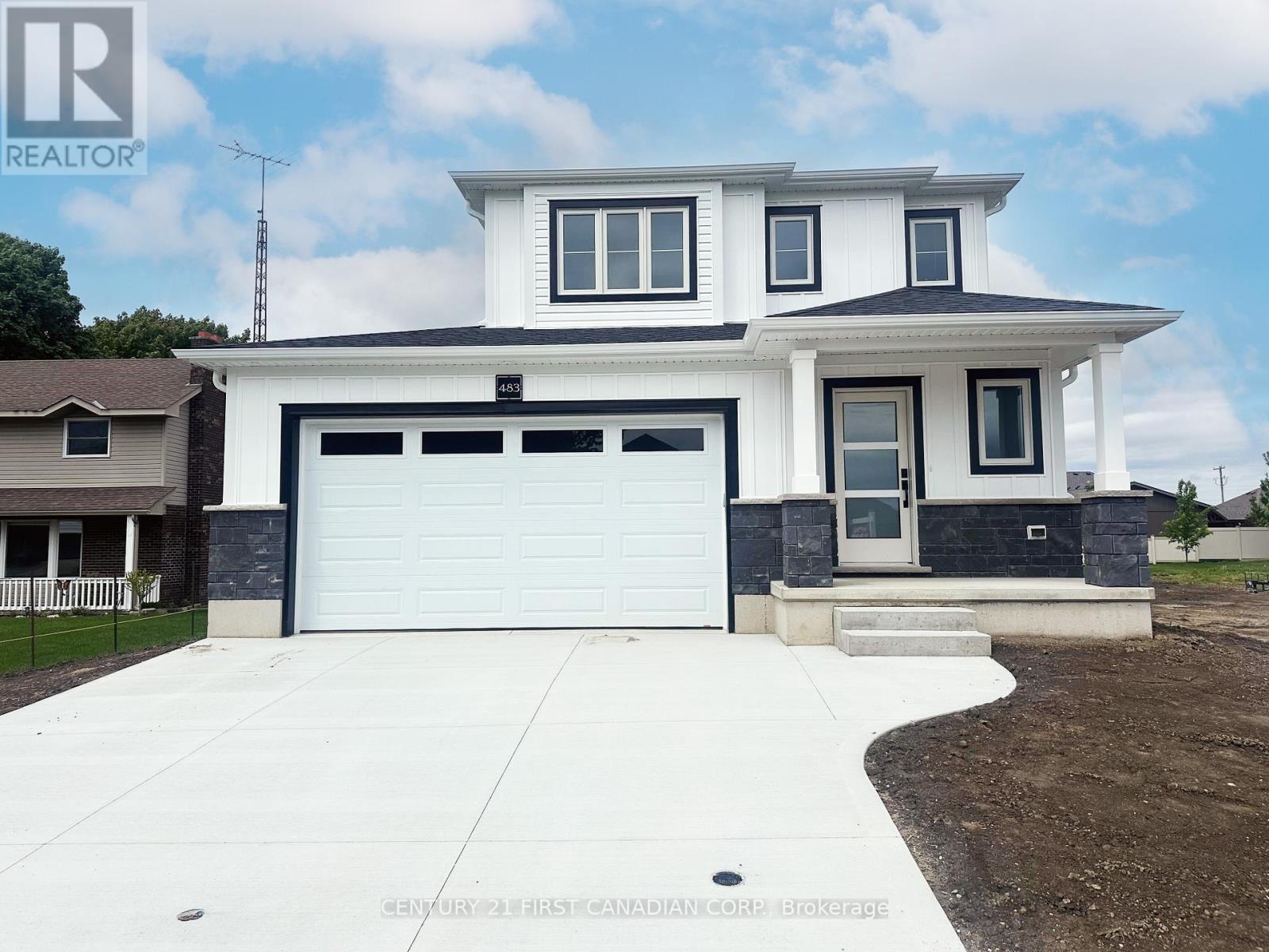 483 HURON STREET, Plympton-Wyoming (Plympton Wyoming)