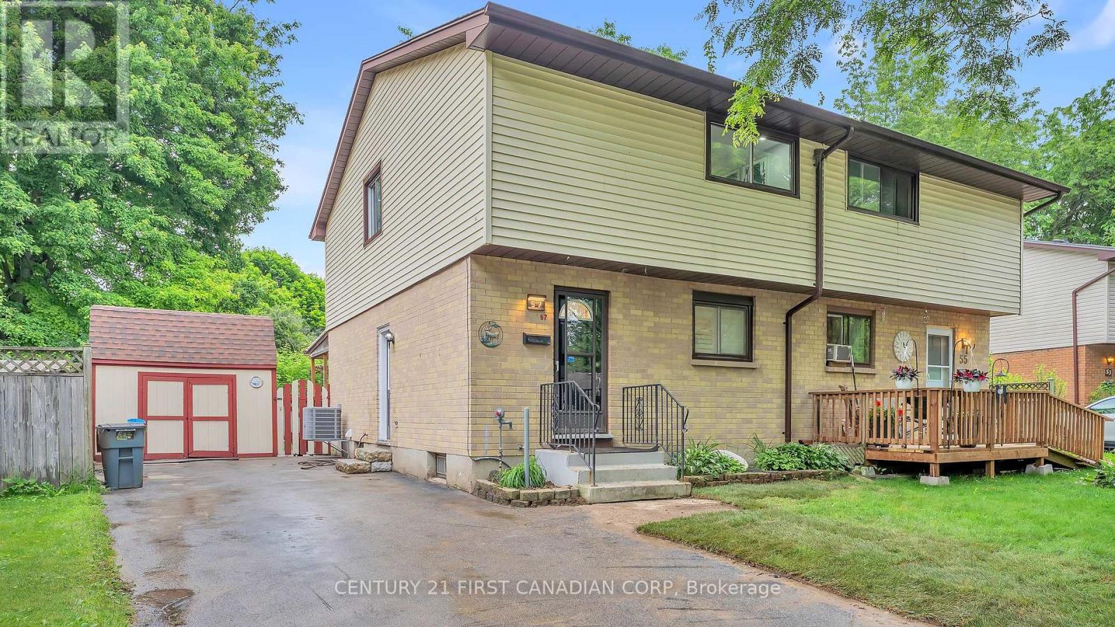57 MOHEGAN CRESCENT, London East (East D)