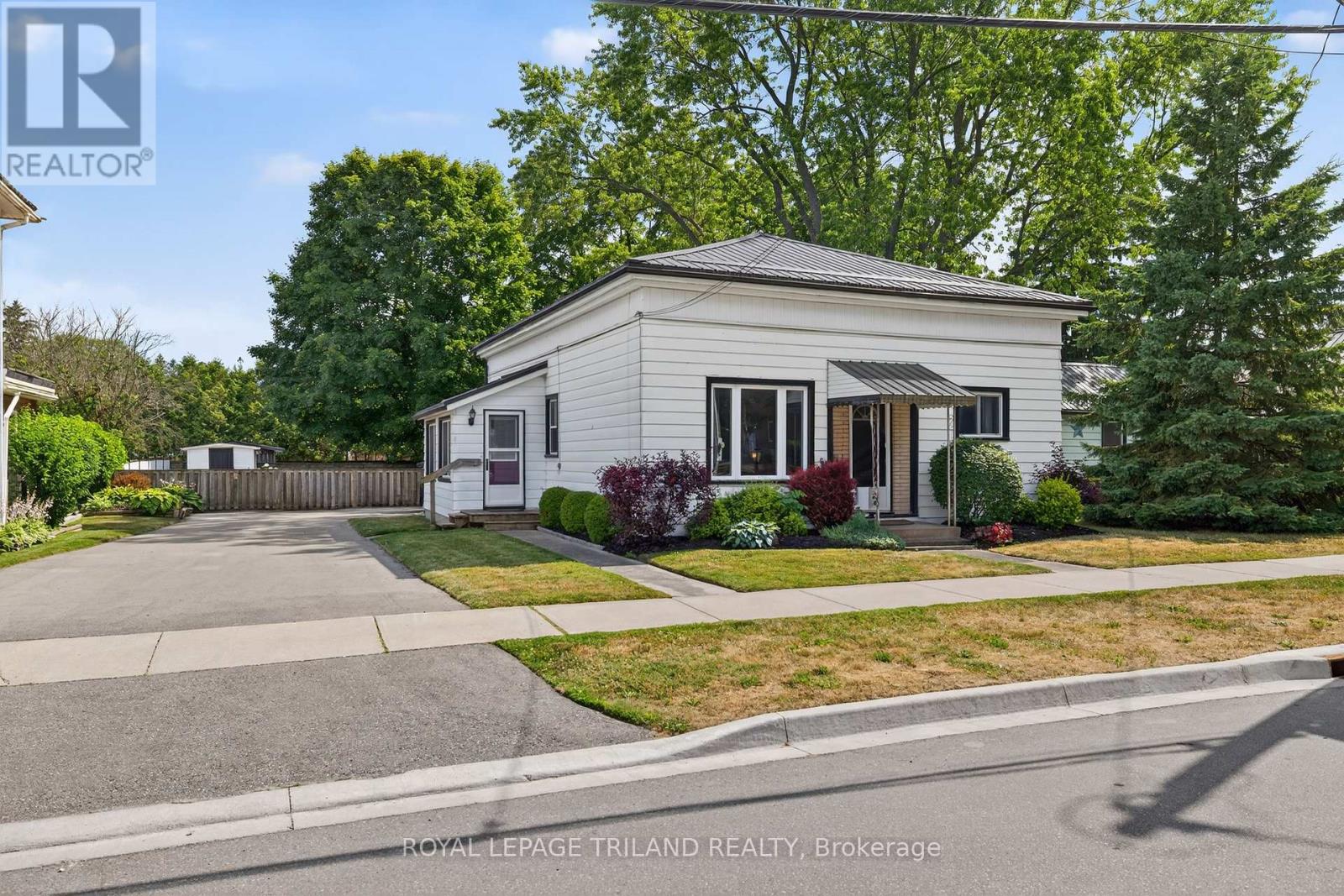 16 CLARENCE STREET, Aylmer