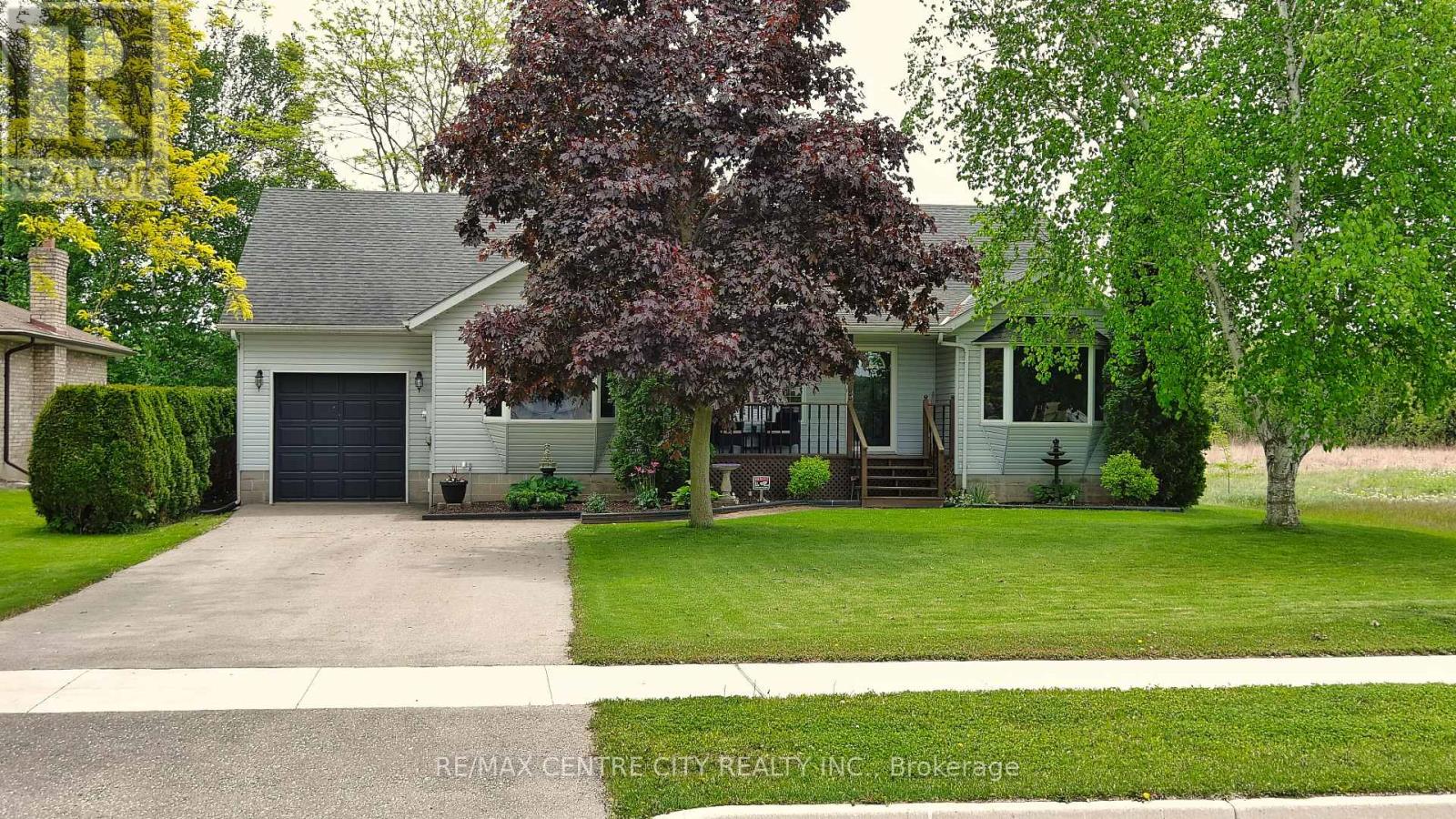 212 QUEEN STREET, West Elgin (Rodney)