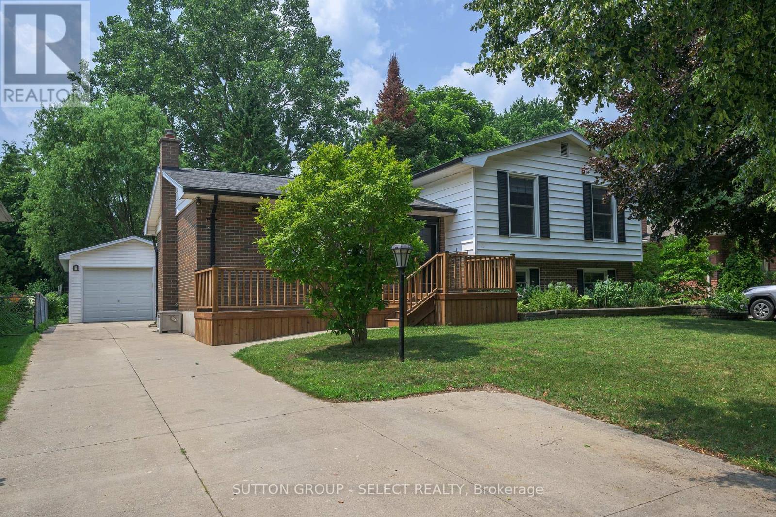 47 SCOTCHPINE CRESCENT, London North (North F)