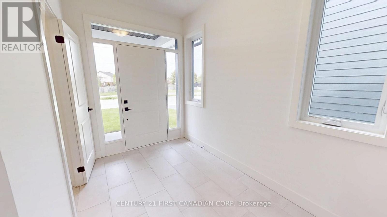 1225 TULLOCH AVENUE, London South (South U)