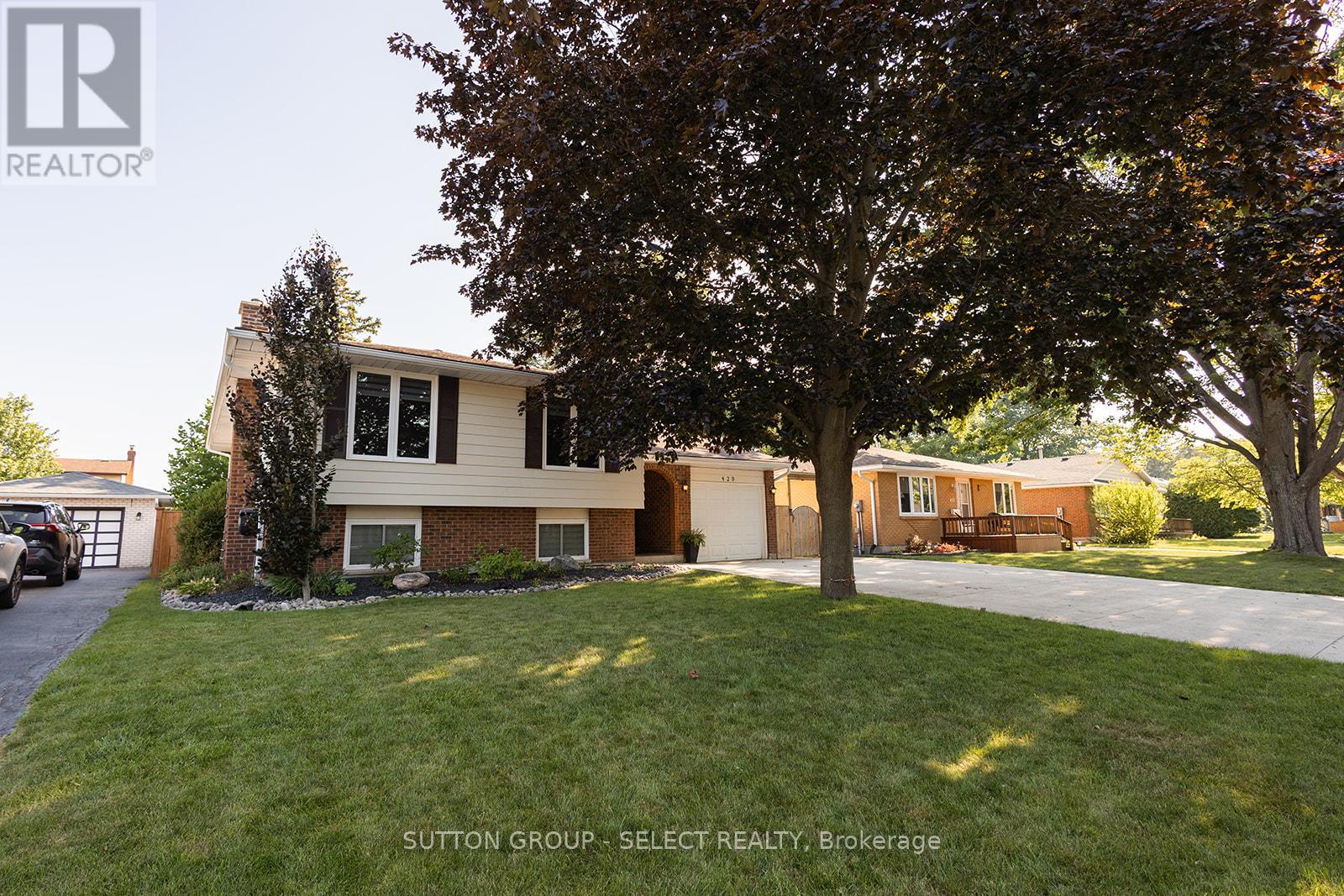 429 TREEWOOD CRESCENT, Sarnia