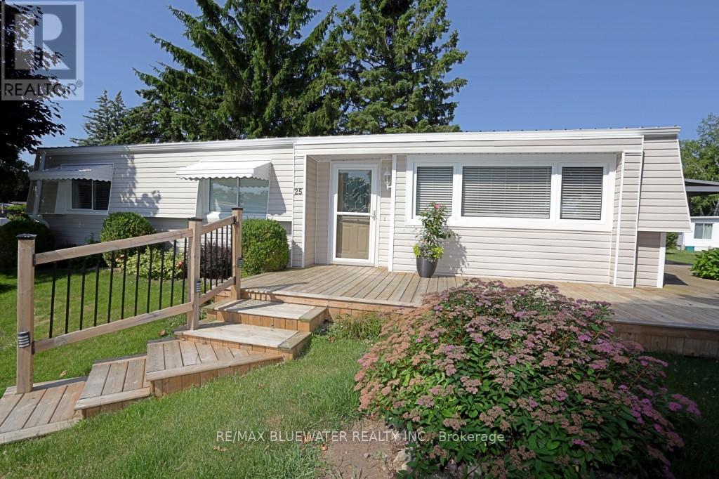 25 MAPLE GROVE COURT E, South Huron (Stephen)