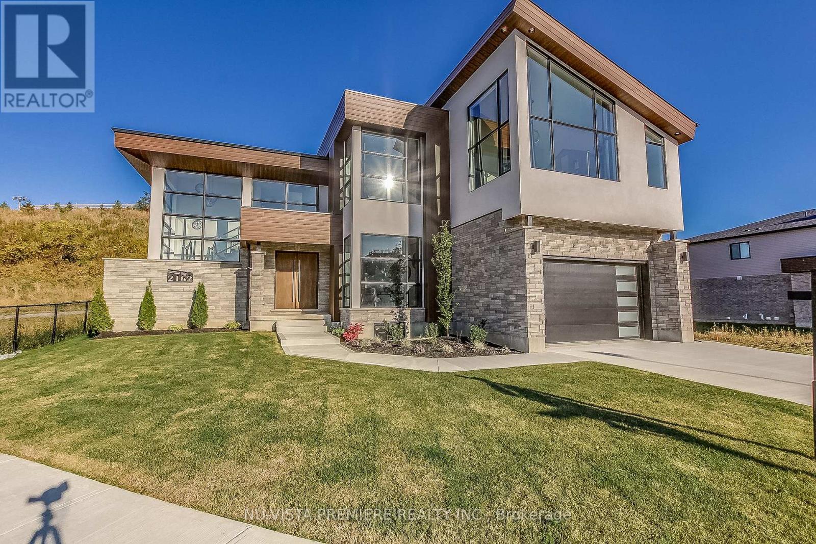 2162 IRONWOOD ROAD, London South (South K)