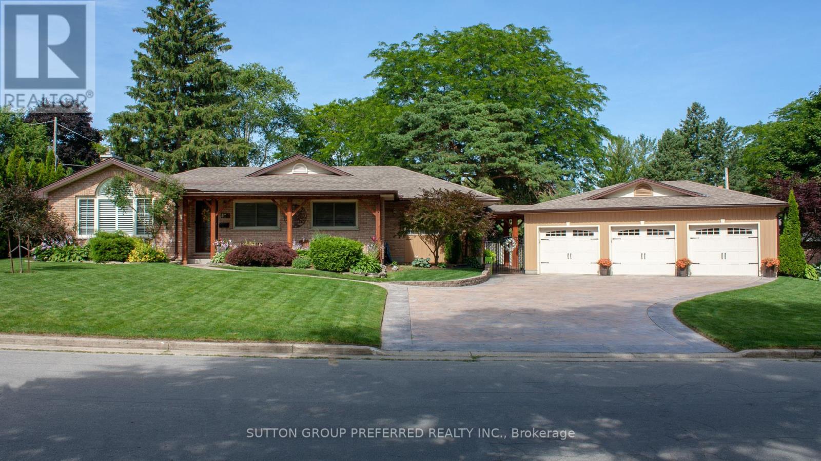 373 WILLARD CRESCENT, London South (South B)