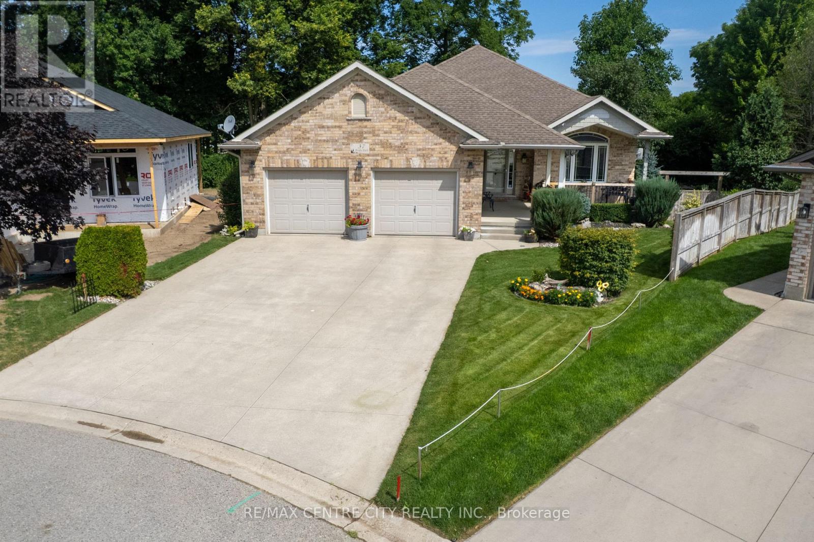 37 BRIDLE PATH, Strathroy-Caradoc (SW)
