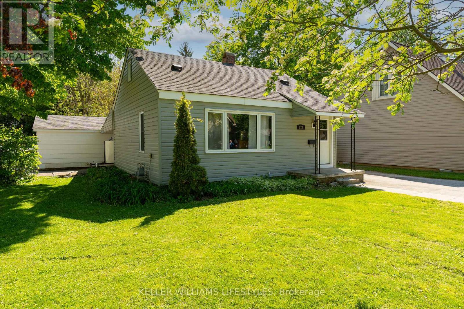 228 PRINCESS STREET E, Central Huron (Clinton)
