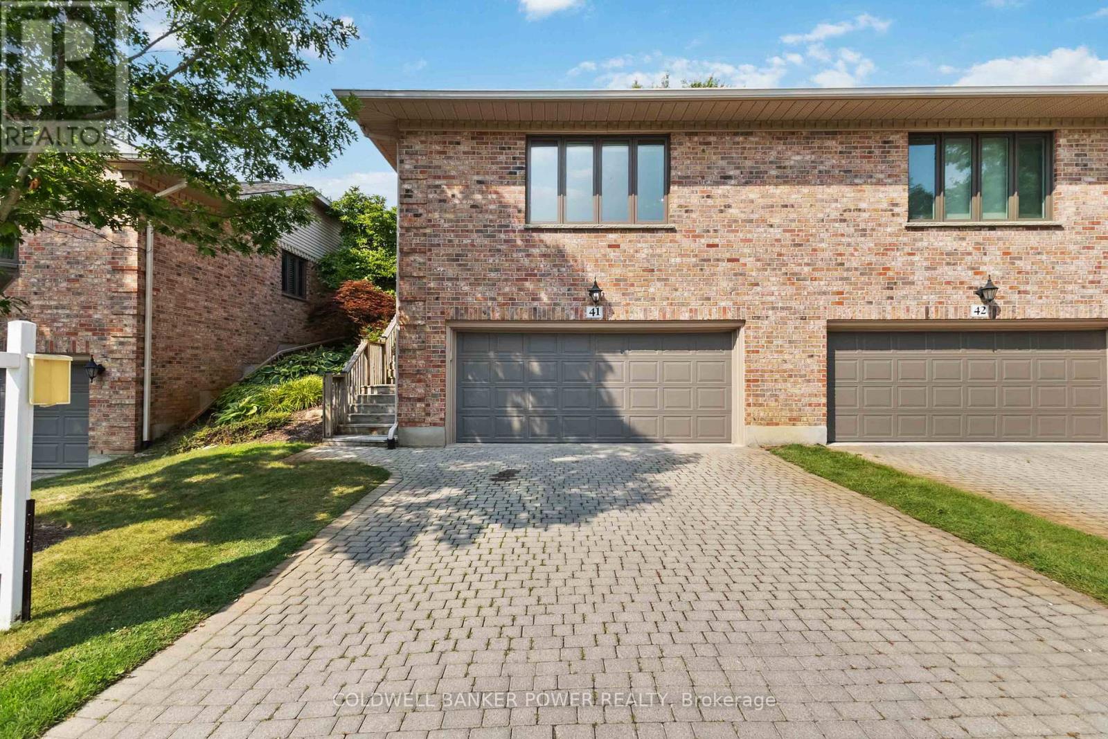 41 - 30 DOON DRIVE, London North (North G)