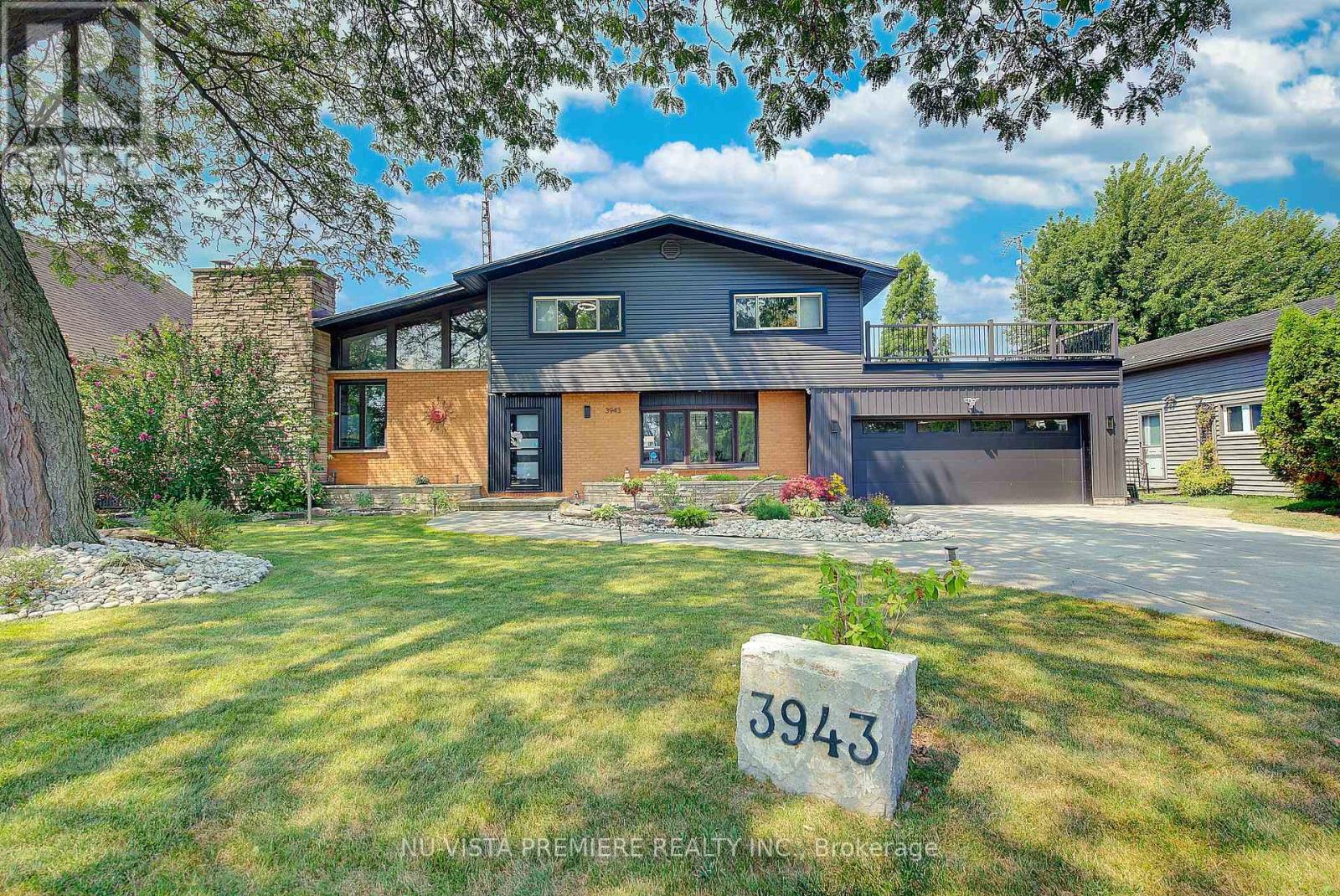 3943 SEAWAY ROAD, St. Clair