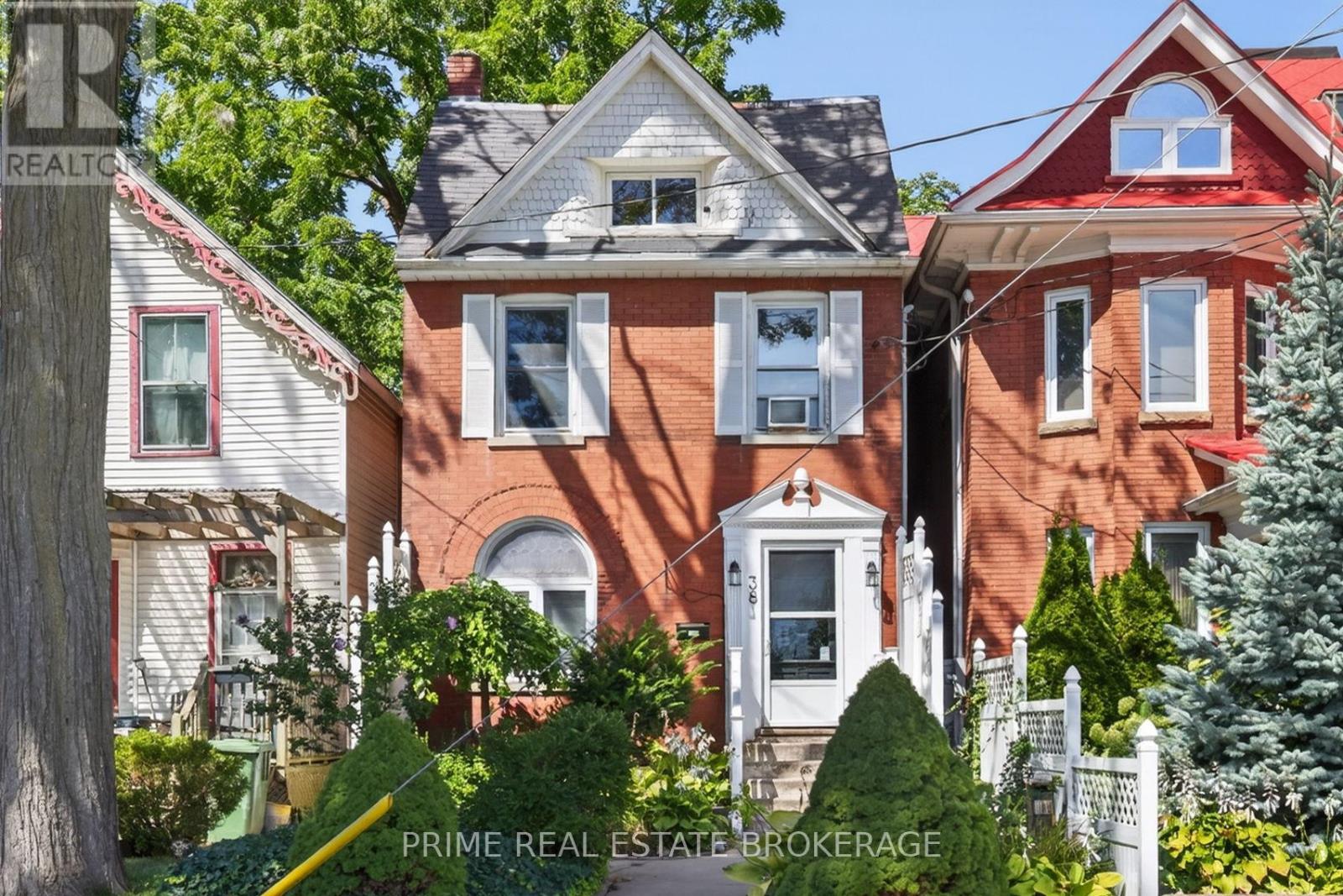38 HINCKS STREET, St. Thomas