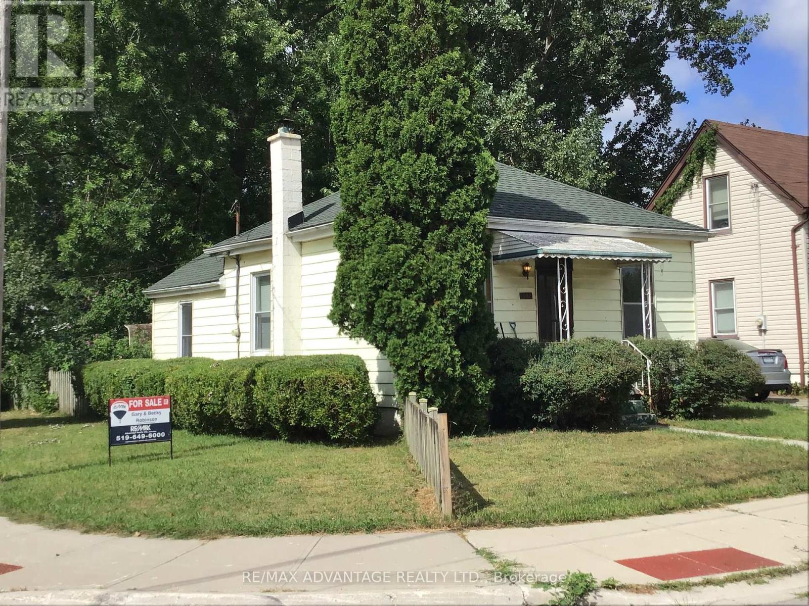 1082 MARGARET STREET, London East (East M)