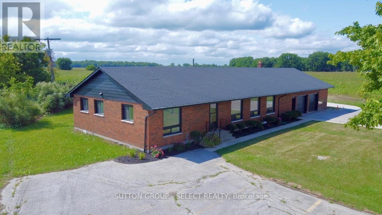 101 BROADWAY STREET, Lambton Shores (Forest)