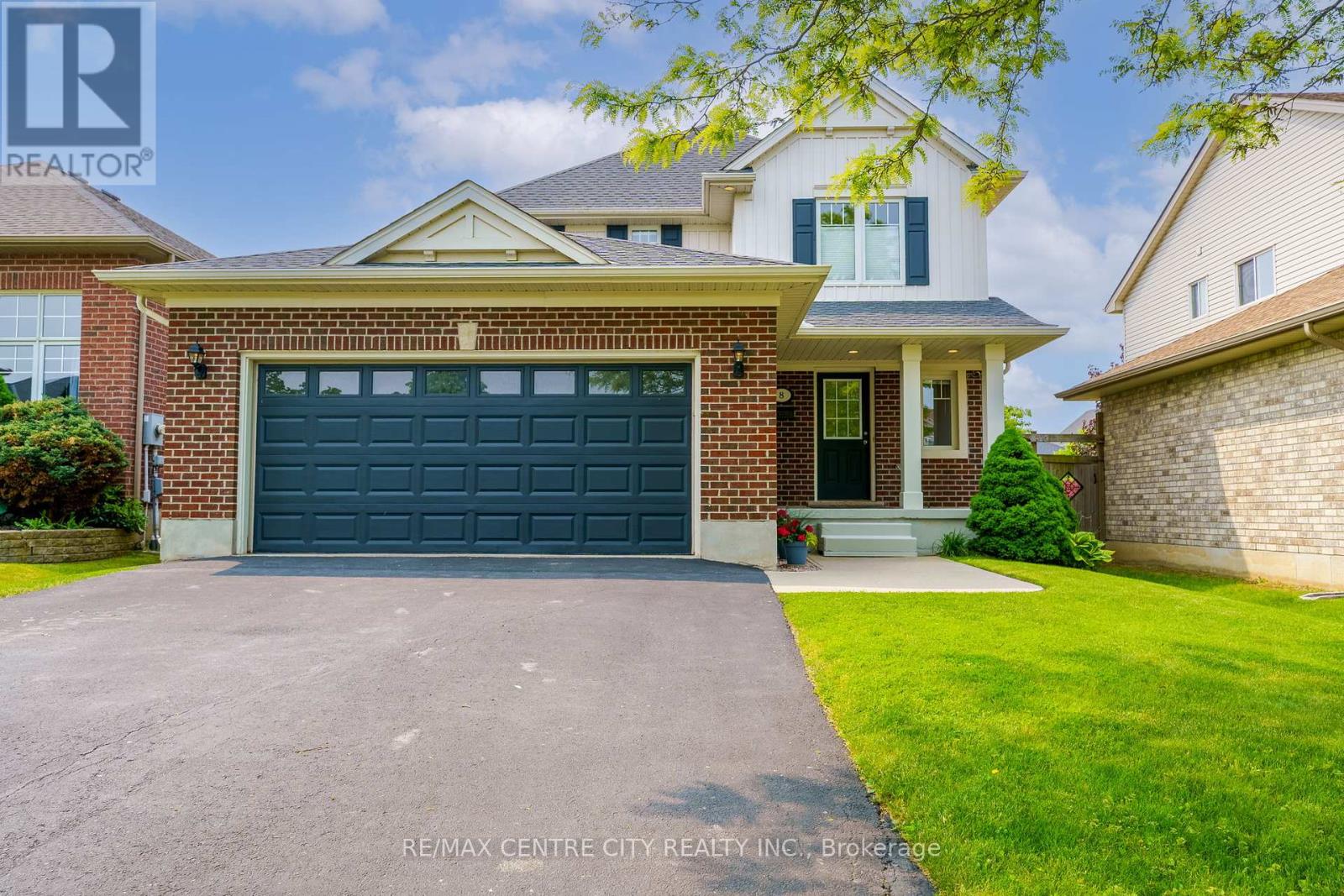 8 FENWICK COURT, St. Thomas