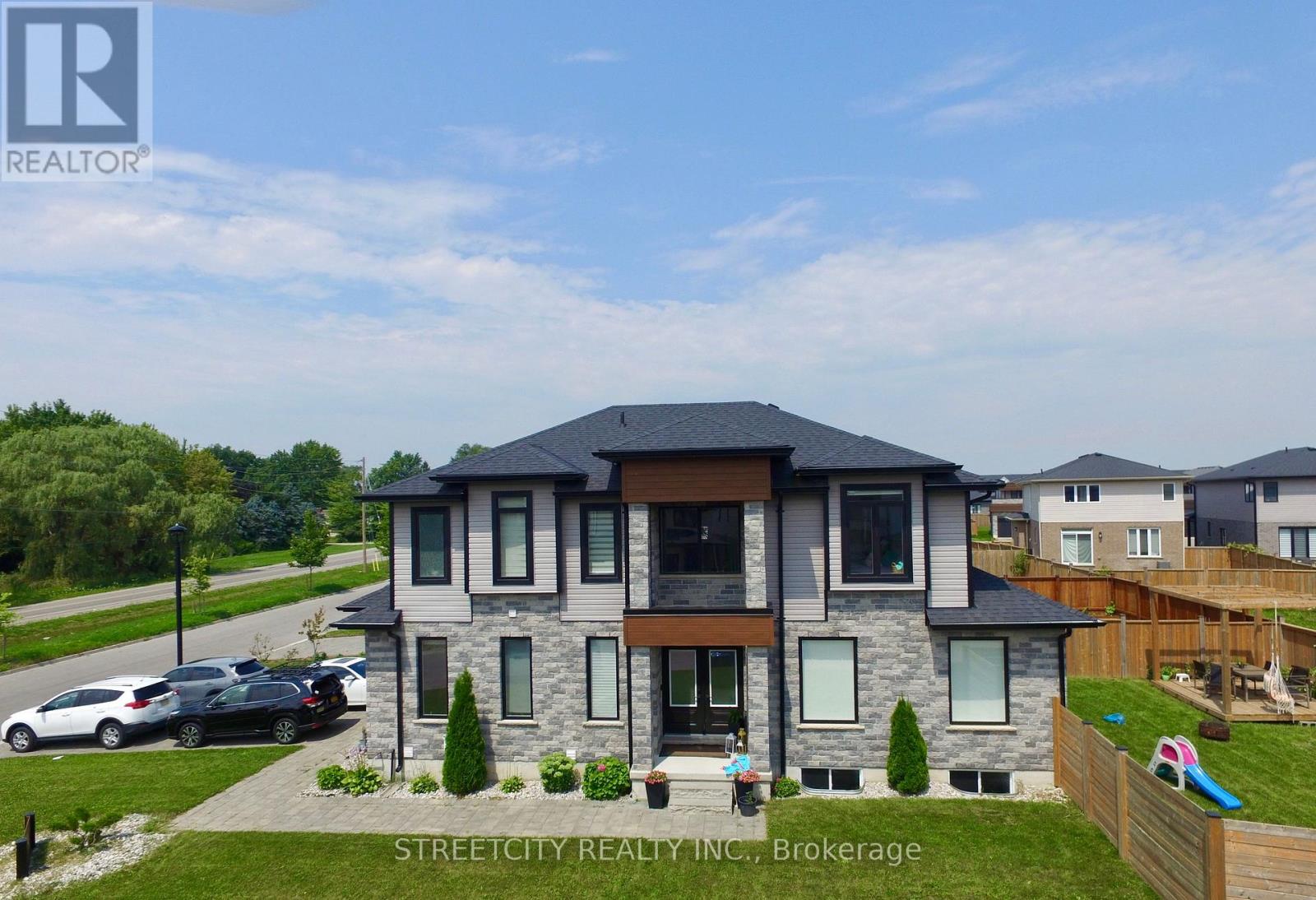 1616 HENRICA AVENUE, London North (North S)