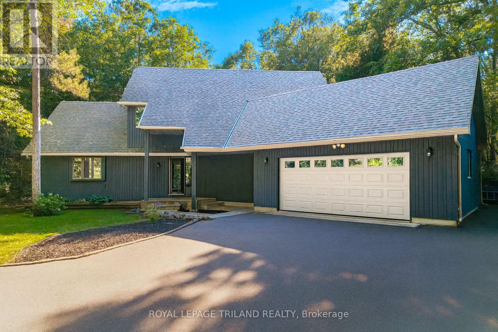 10239 PINETREE DRIVE, Lambton Shores (Grand Bend)