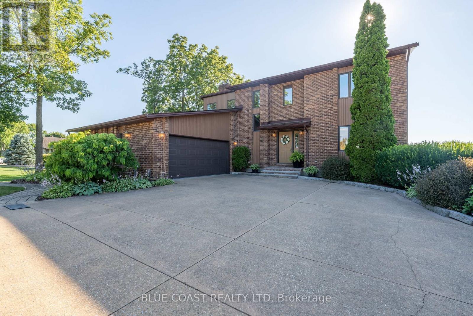 1031 ST CLAIR PARKWAY, St. Clair