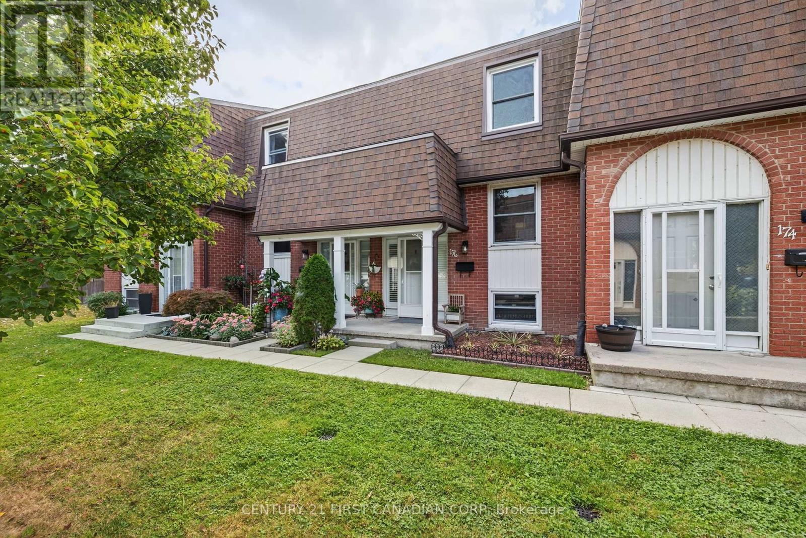 176 GARDENWOOD DRIVE, London South (South D)