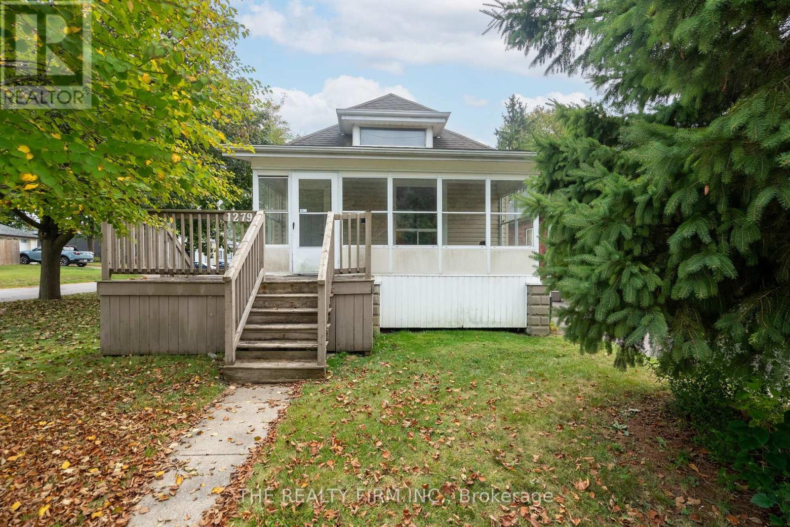1279 YORK STREET, London East (East M)