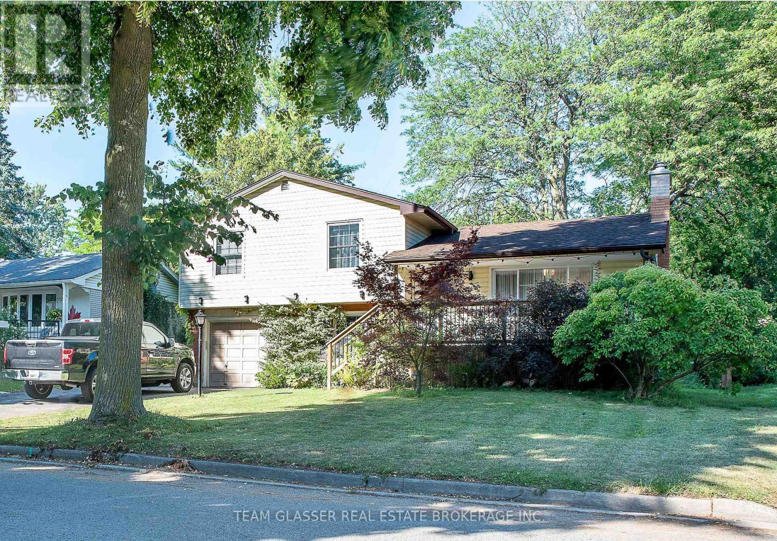784 WESTBURY CRESCENT, London South (South O)