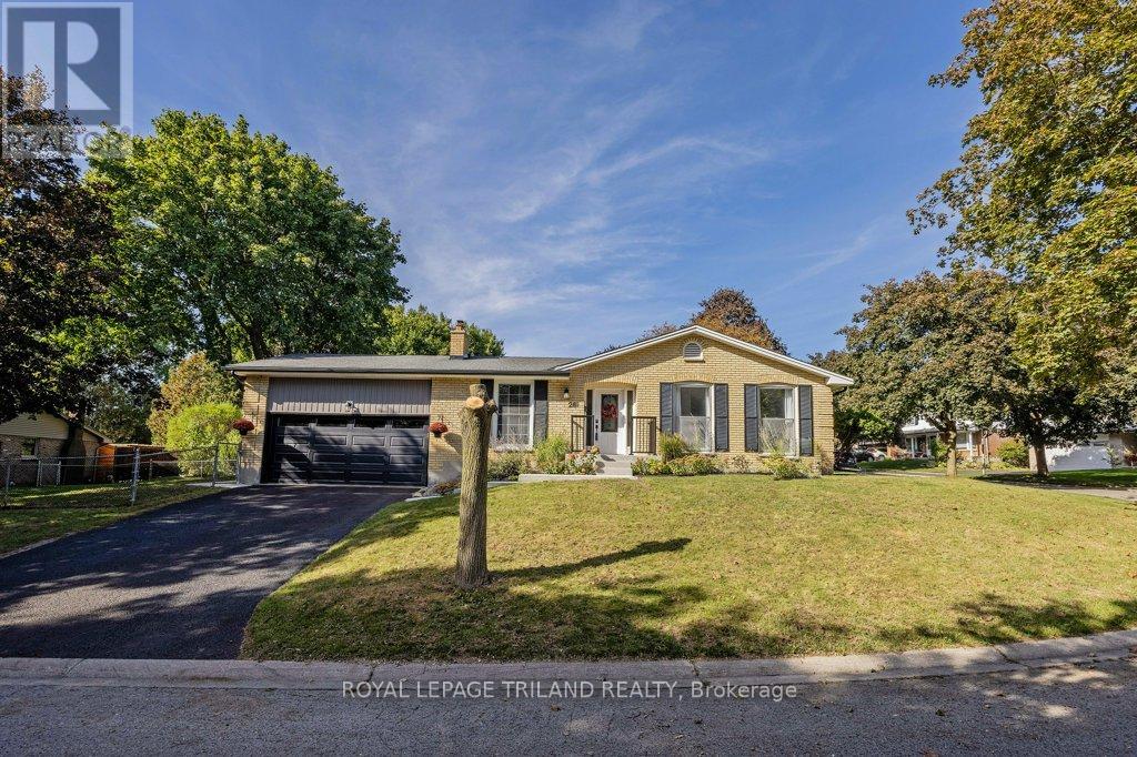 28 MCTAGGART CRESCENT, London North (North C)