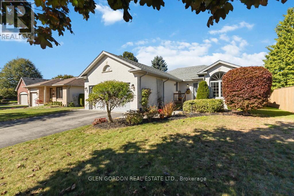 71 PARKVIEW CRESCENT, Strathroy-Caradoc (SE)
