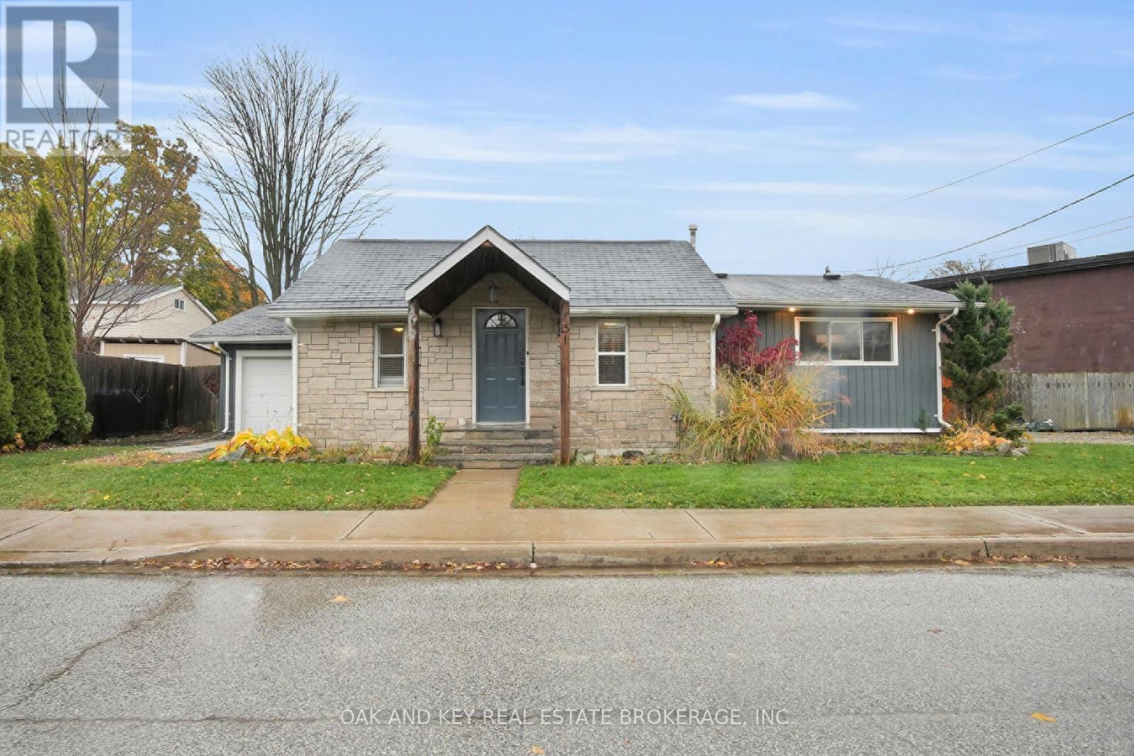 15 ARTHUR STREET, Lambton Shores