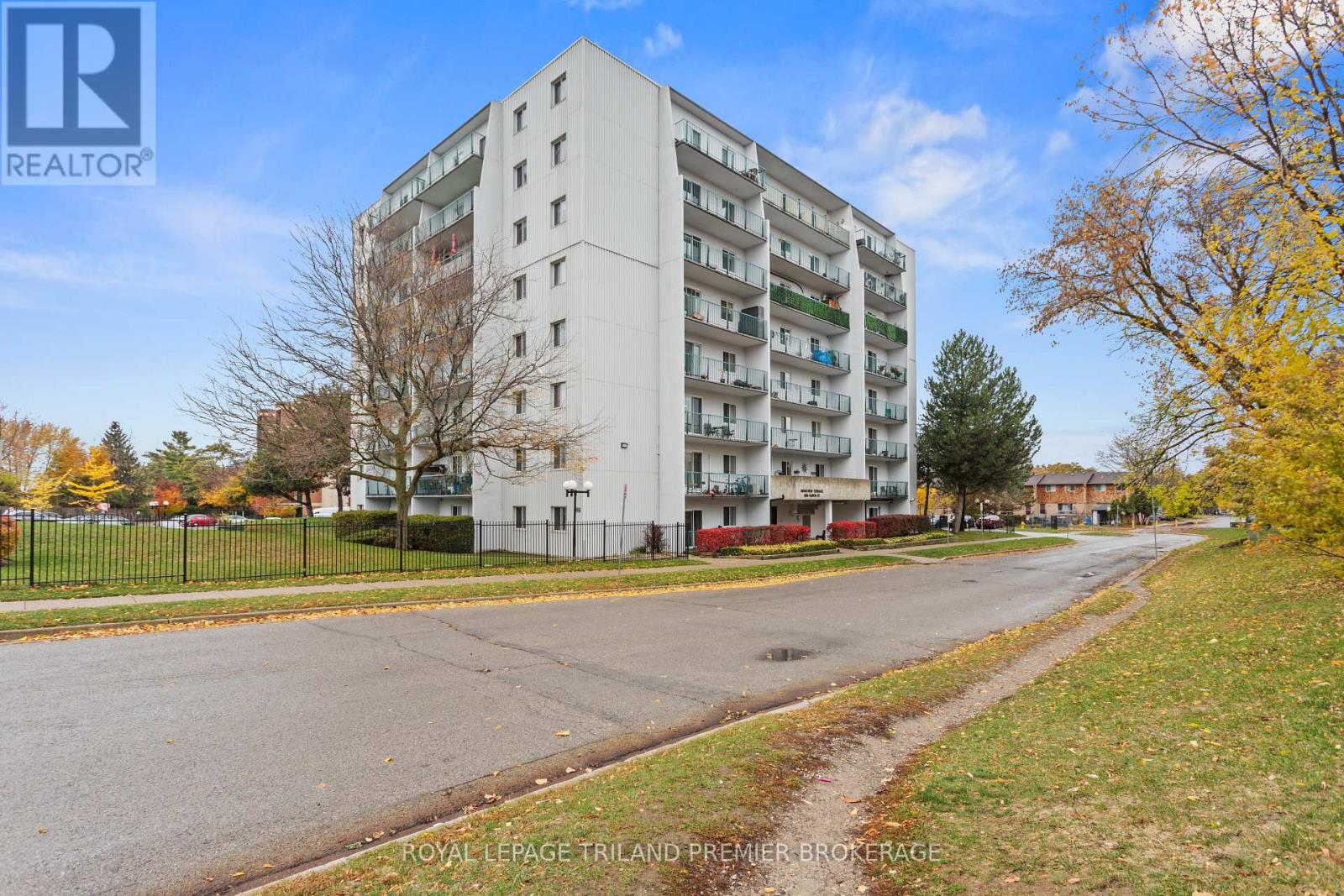 406 - 986 HURON STREET, London East (East A)