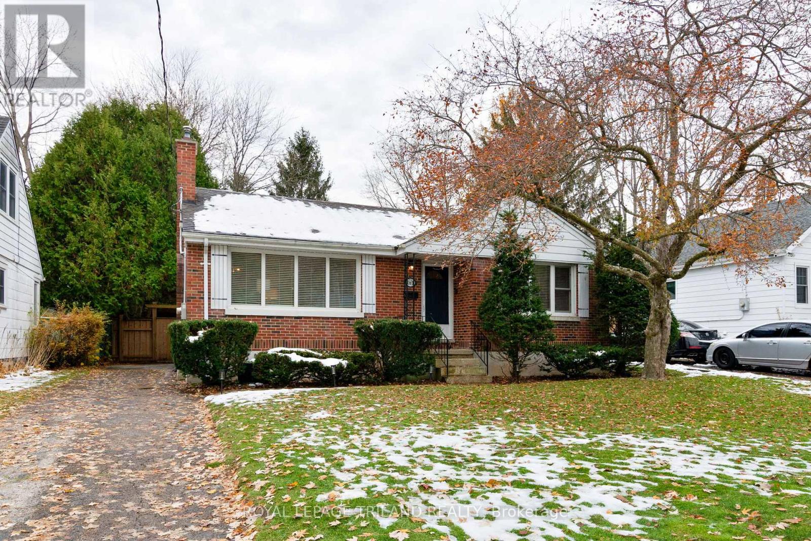 365 BYRON BOULEVARD, London South (South B)